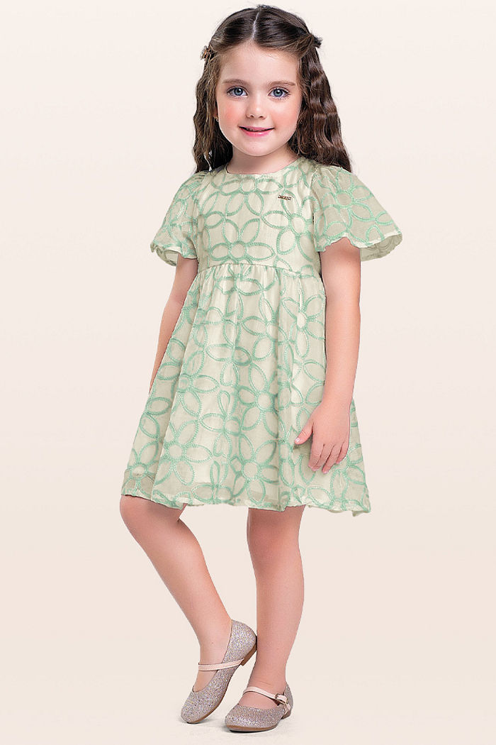 Vestido em tecido bordado com forro