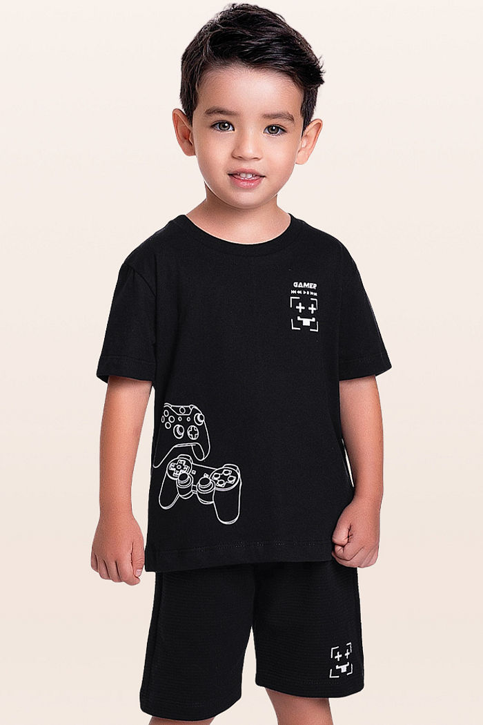 Conjunto camiseta e bermuda gamer