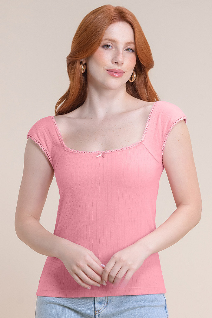 Blusa regata de ribana com renda e aplique decorativo