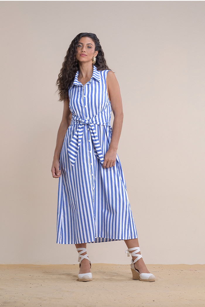 Vestido midi com botão funcional e amarração regulável
