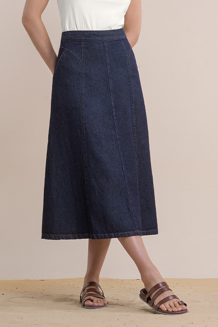 Saia midi jeans com zíper de metal