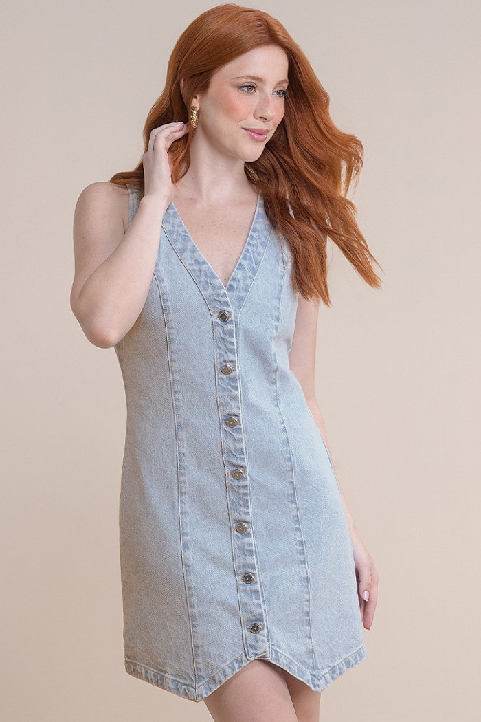 Vestido curto jeans com botão