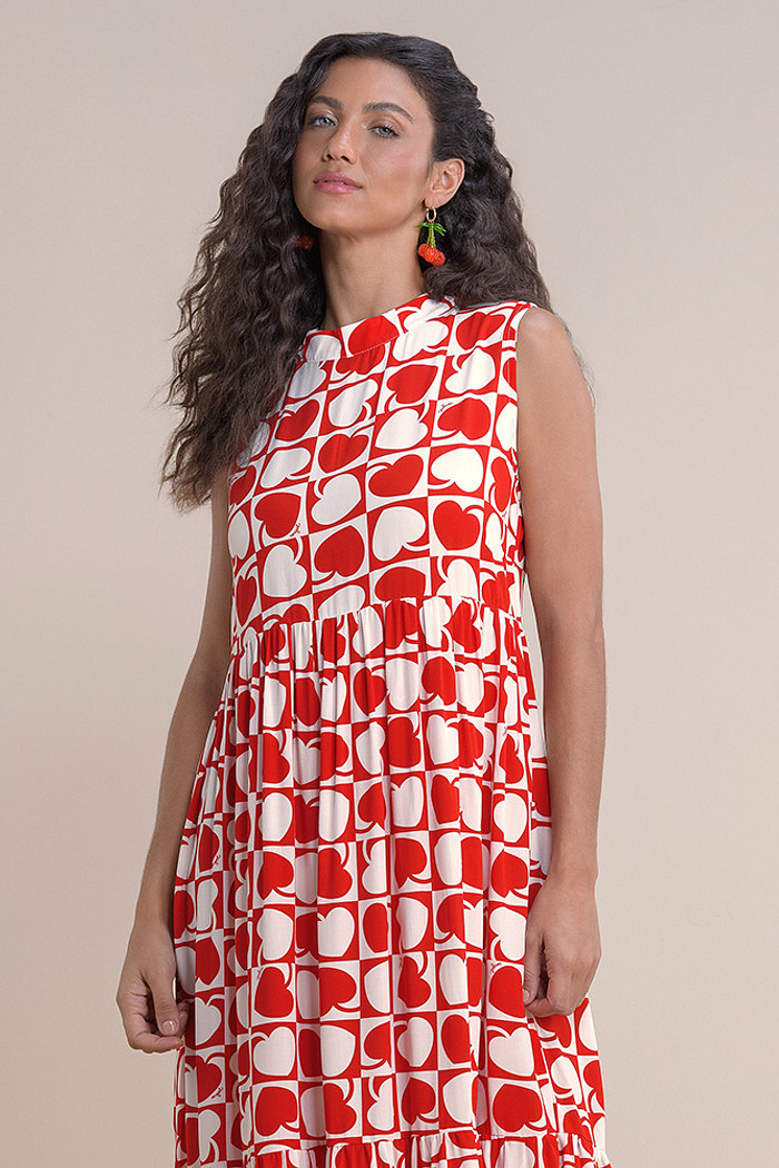 Vestido midi em viscose com botão funcional