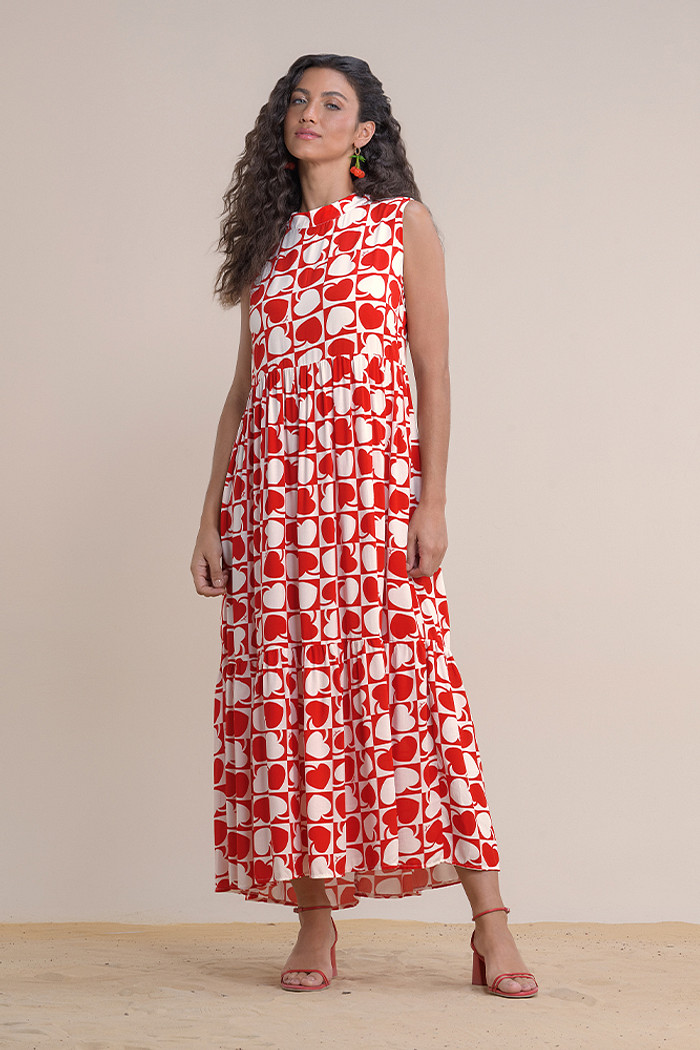 Vestido midi em viscose com botão funcional