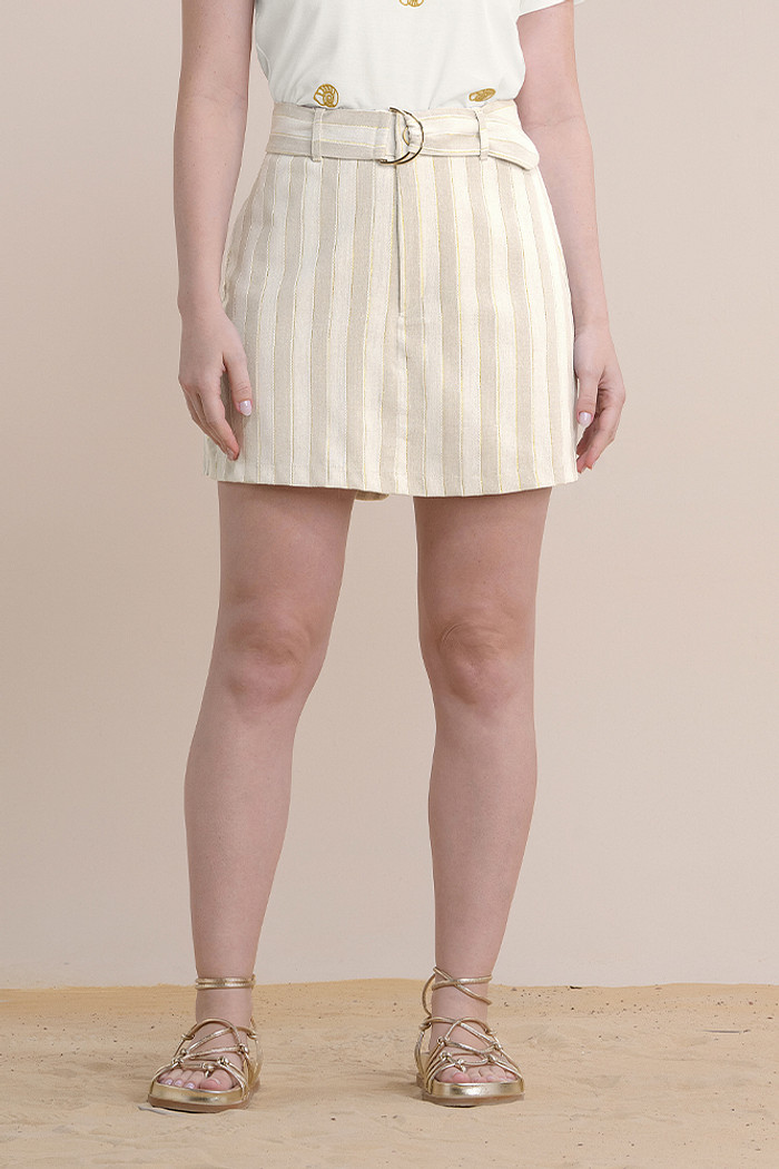 Shorts saia listrado acompanha cinto