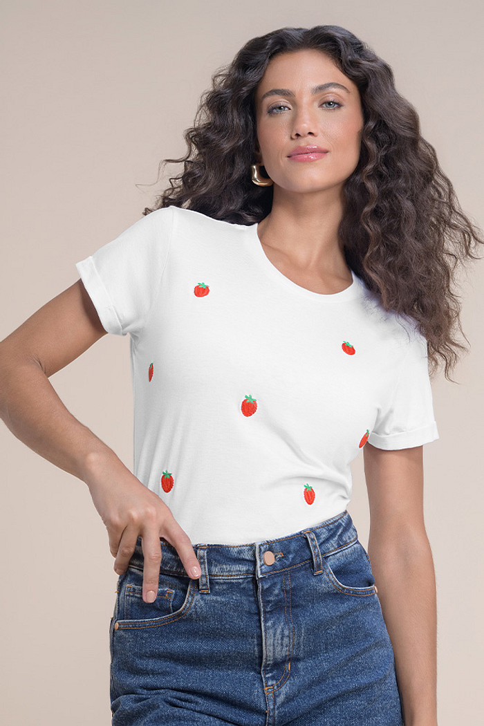 Blusa meia malha frutinhas bordadas