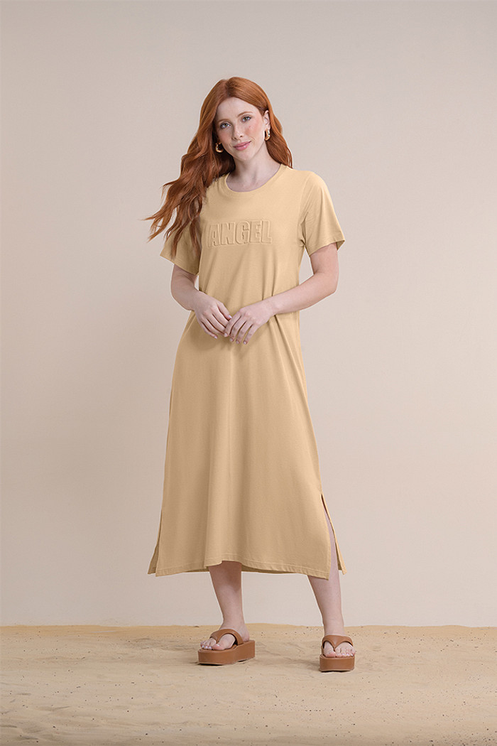 Vestido midi com fendas laterais