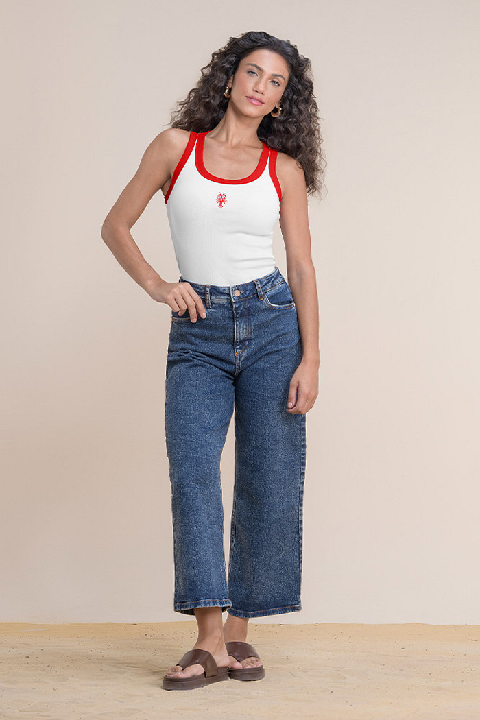 Blusa regata ribana com bordado