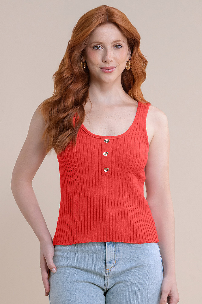 Blusa regata com botão tricot