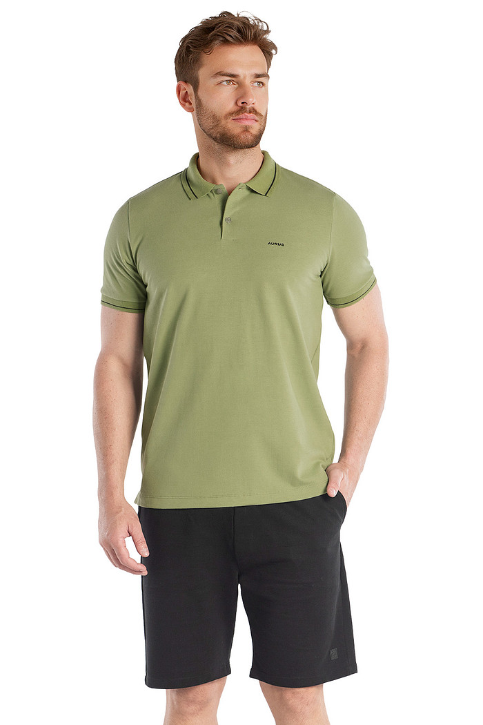 Camisa polo comfort em malha piquet com elastano e abertura lateral Aurus