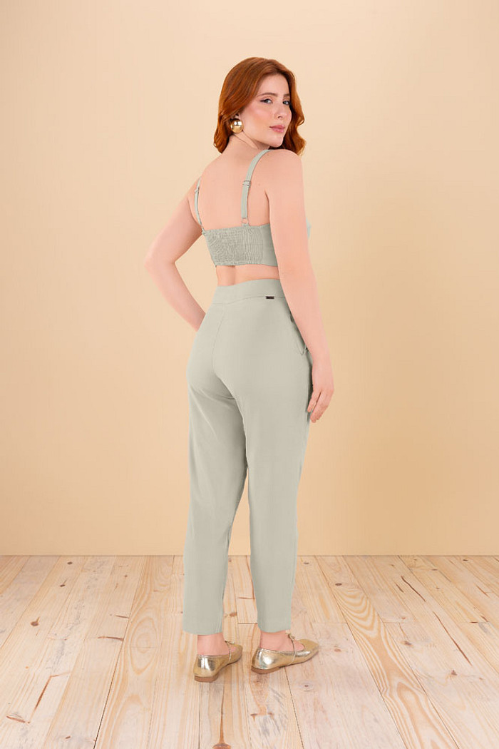 Blusa cropped em alfaiataria