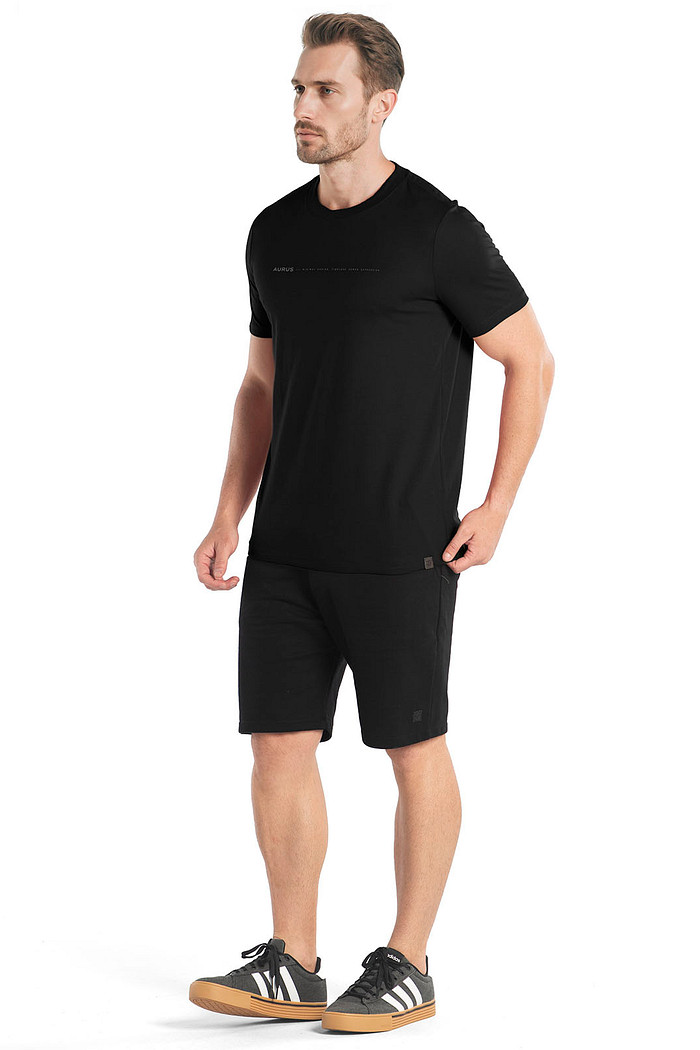 Camiseta em meia malha com etiqueta decorativa Aurus