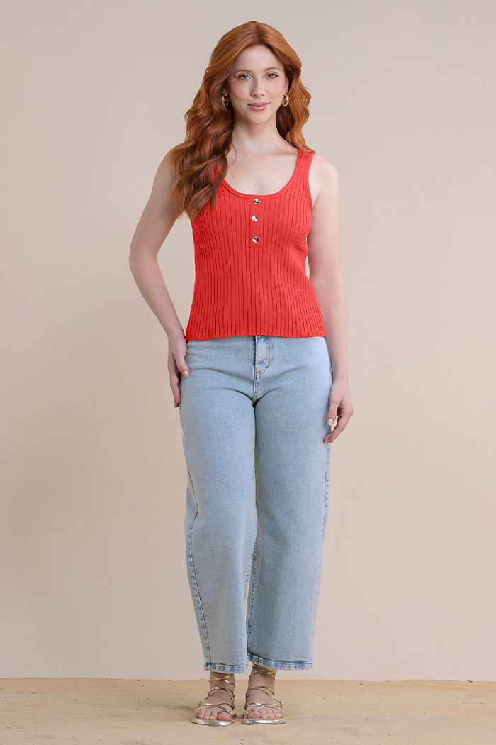 Blusa regata com botão tricot