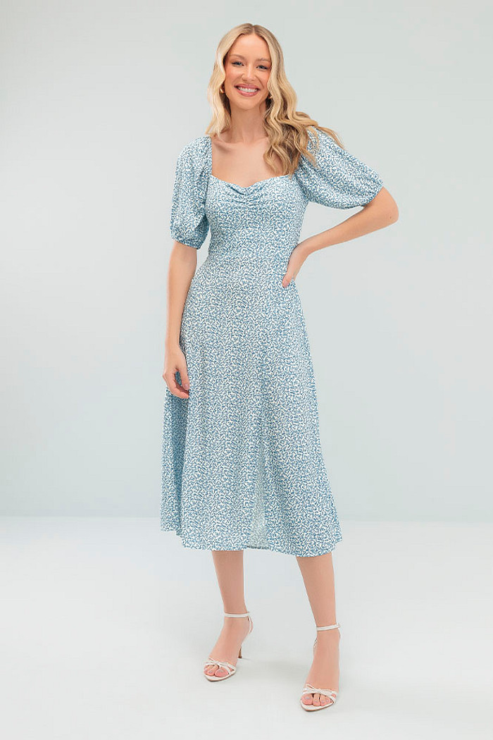 Vestido midi com fenda e amarração nas costas