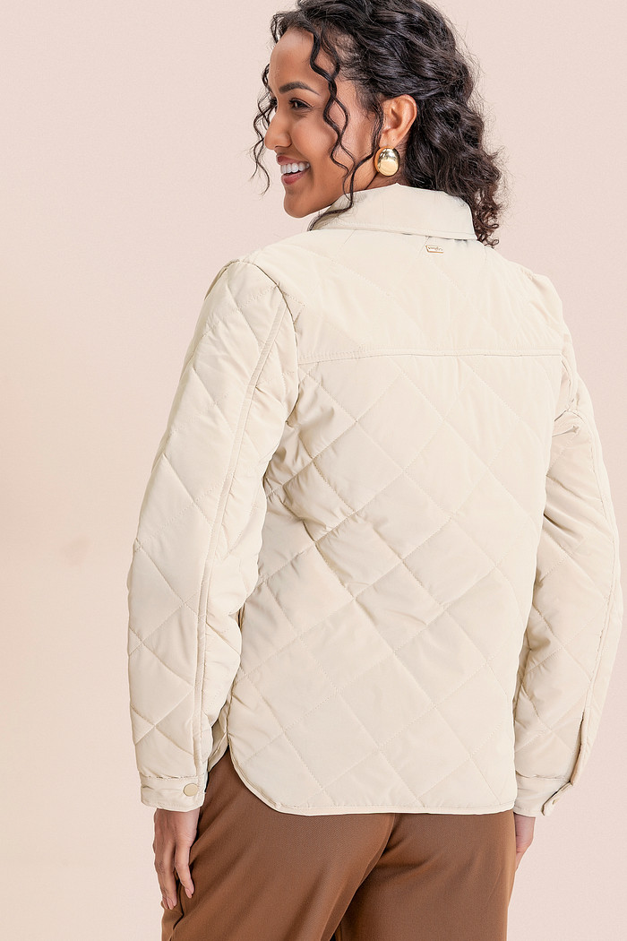 Jaqueta lapela em nylon texturizado com forro e enchimento