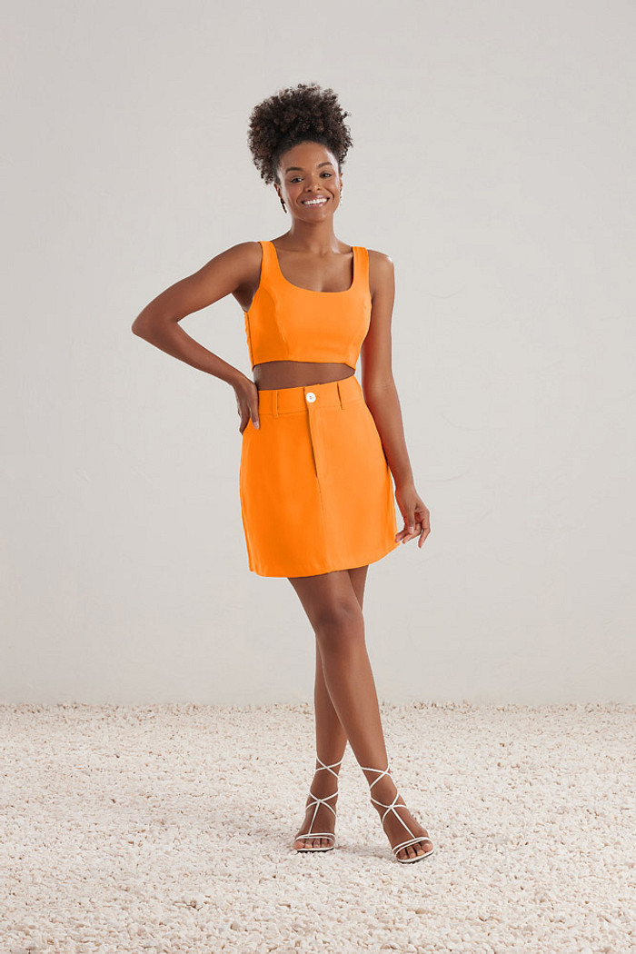 Saia curta em alfaiataria