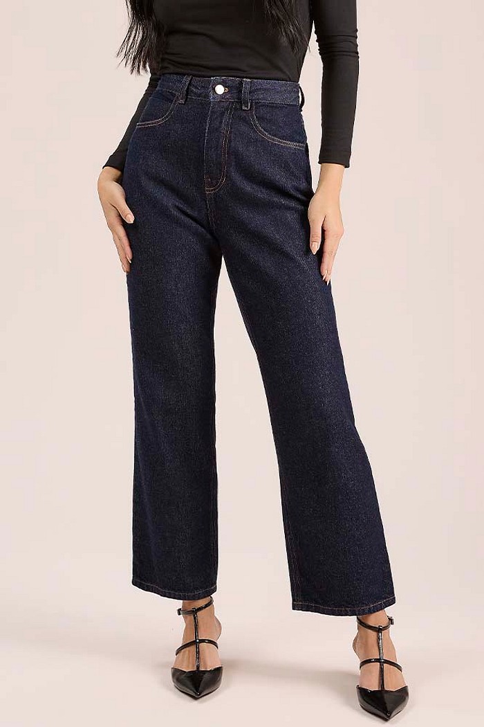 Calça reta em jeans