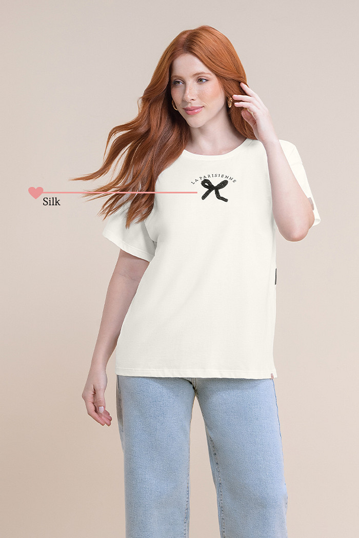 Blusa meia malha com bordado chenille