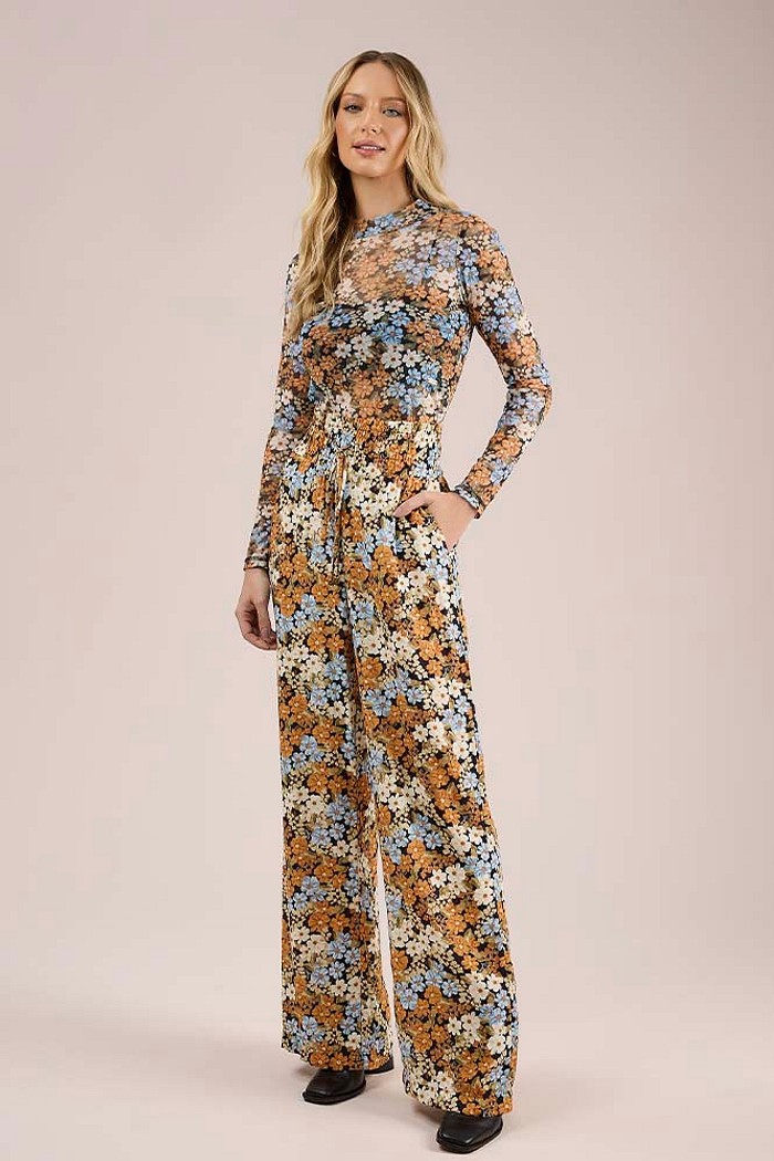 Calça wide leg com elástico na cintura em viscose estampada