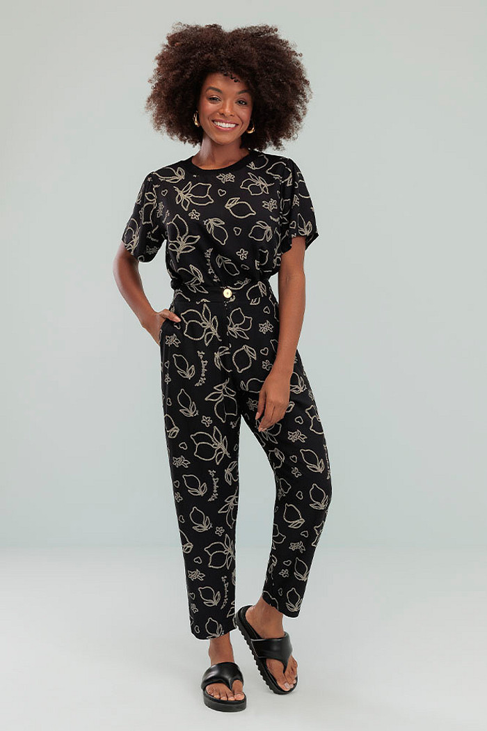 Calça alfaiataria viscose com bolso e costas com elástico