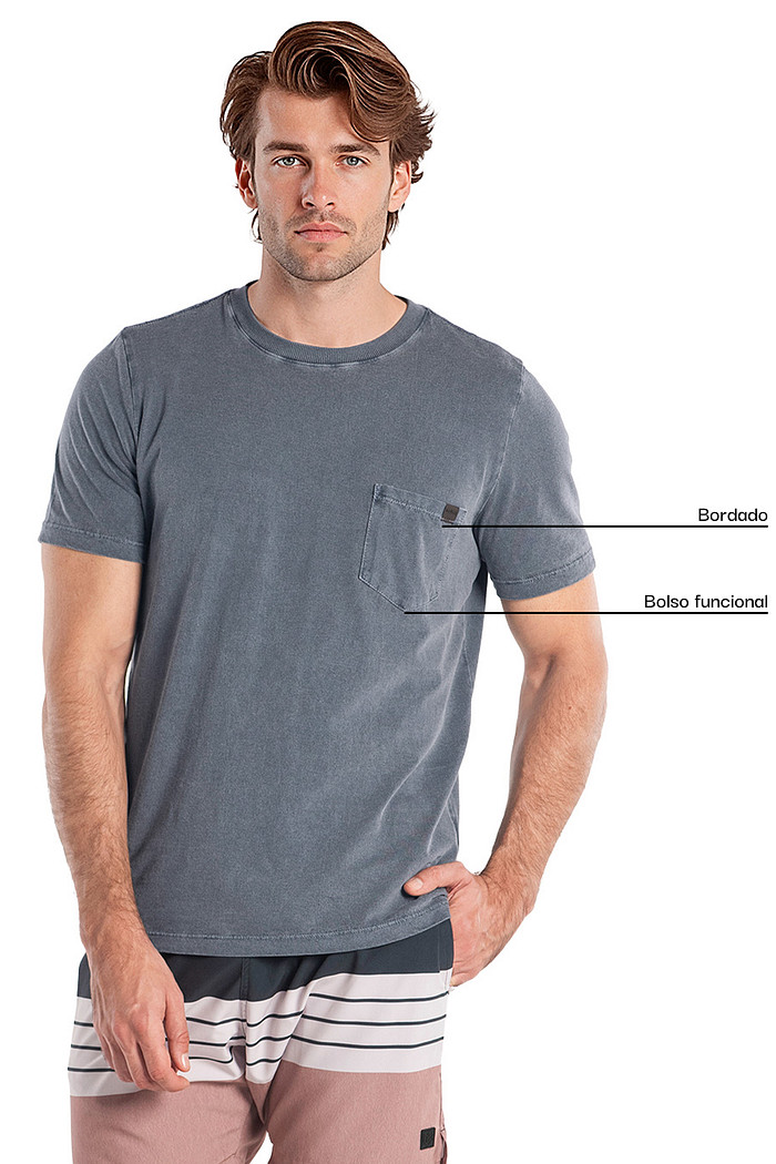 Camiseta estonada em meia malha com bolso Aurus