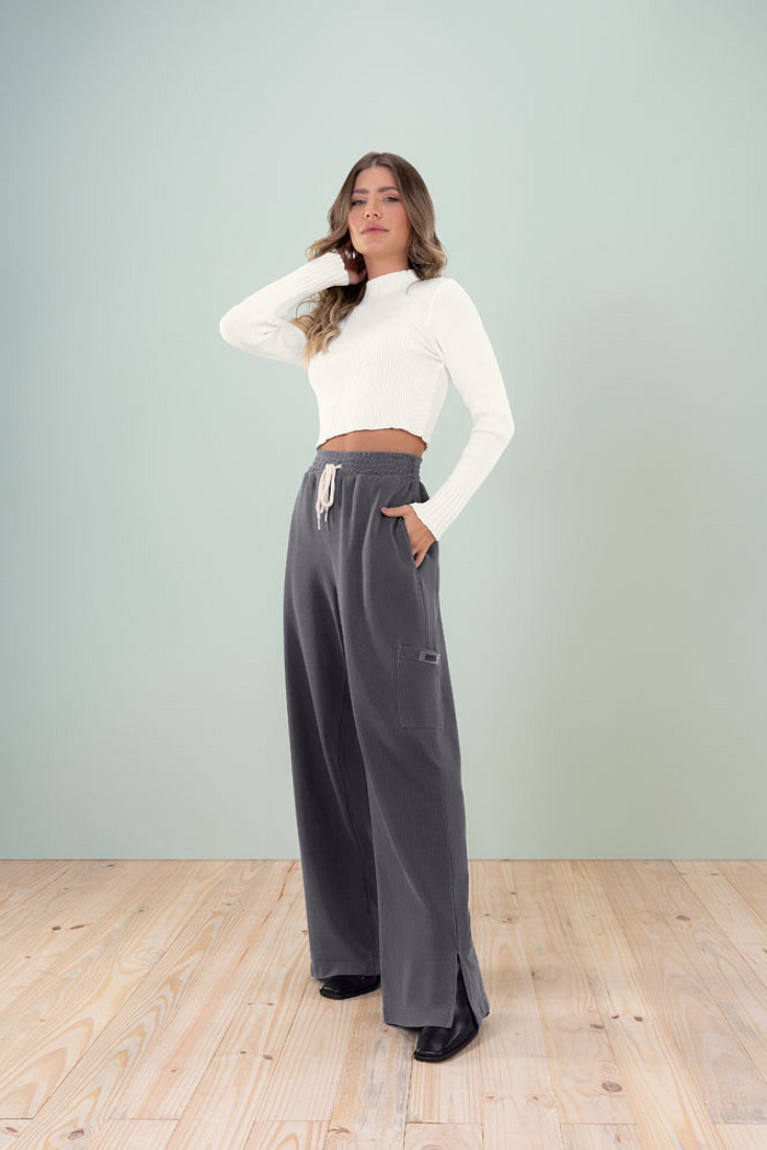 Calça wide leg em moletinho