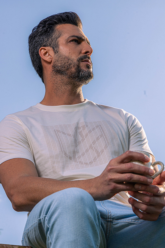 Camiseta em meia malha com estampa Aurus