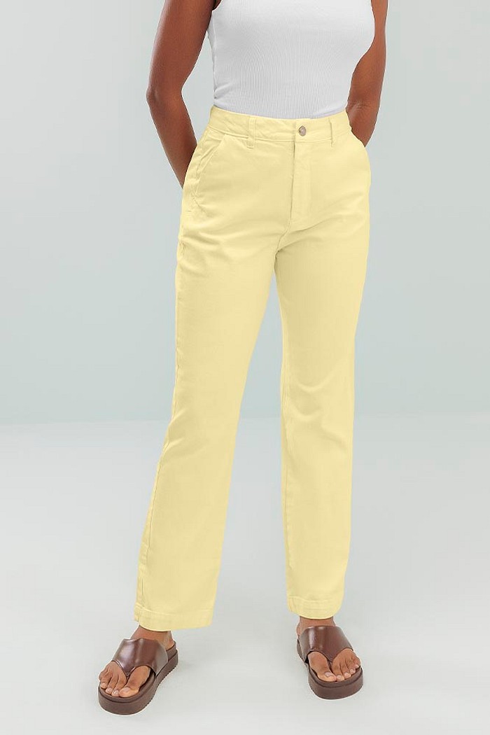 Calça alfaiataria colors em sarja com bolso