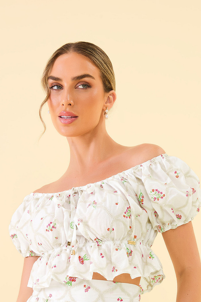 Blusa tecido bordado estampado