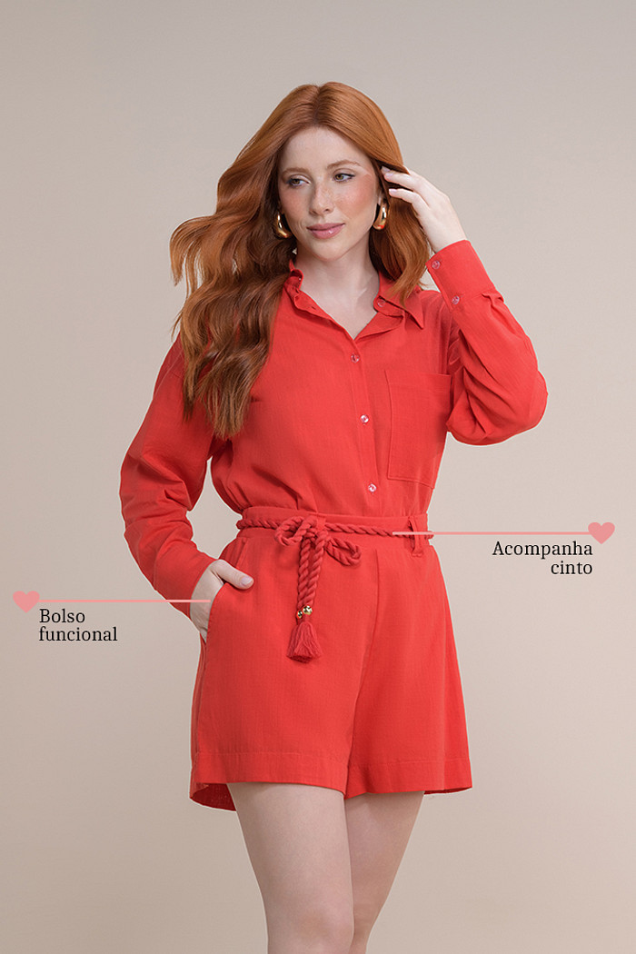 Shorts em cambraia com cintos e elástico nas costa