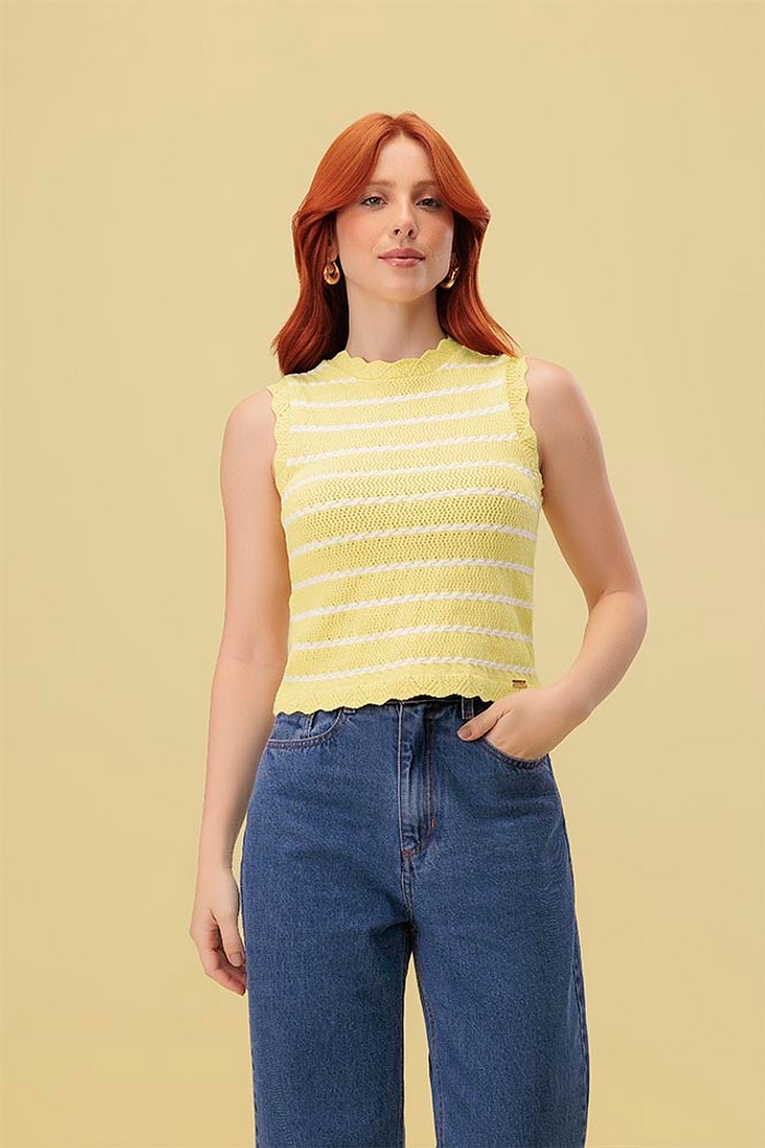 Blusa regata tricot listras acabamento em ondas