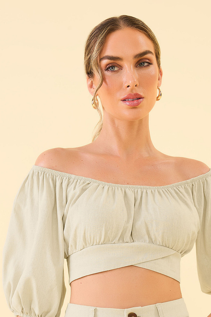 Blusa cropped em visco linho