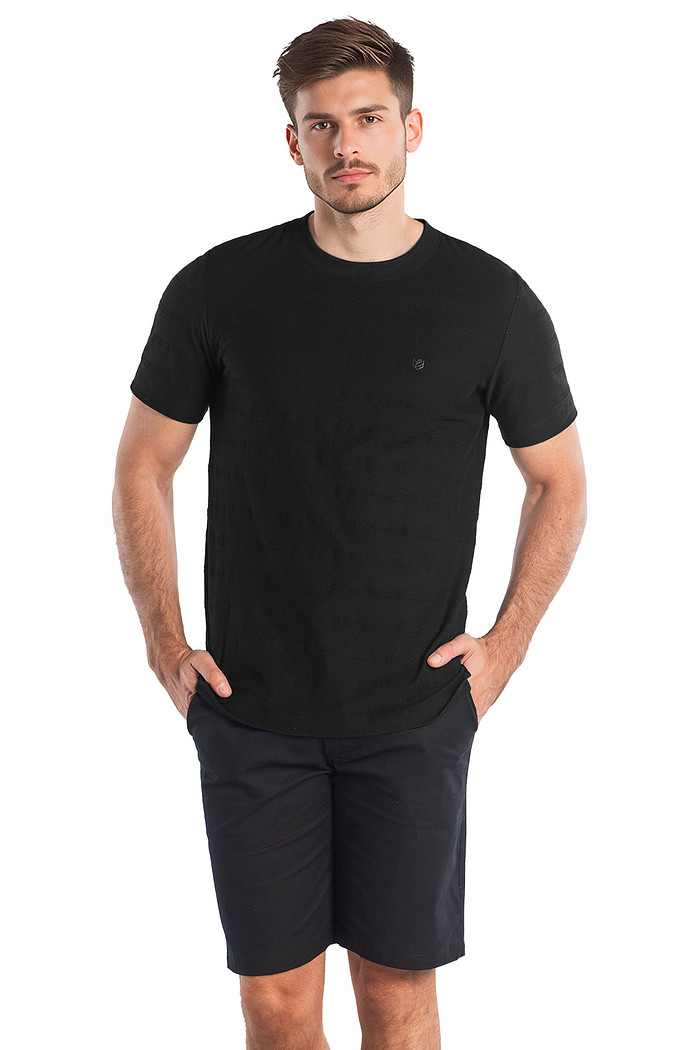 Camiseta comfort em malha listrada com abertura lateral Aurus