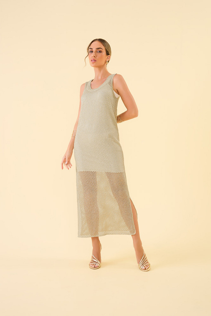 Vestido midi em tricot com forro e fenda lateral