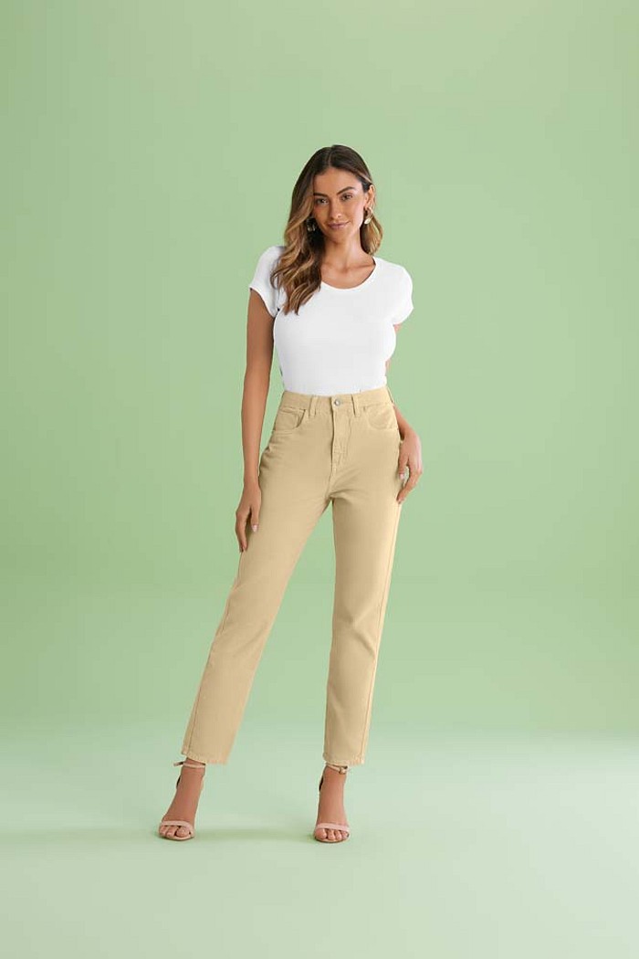 Calça mom em sarja