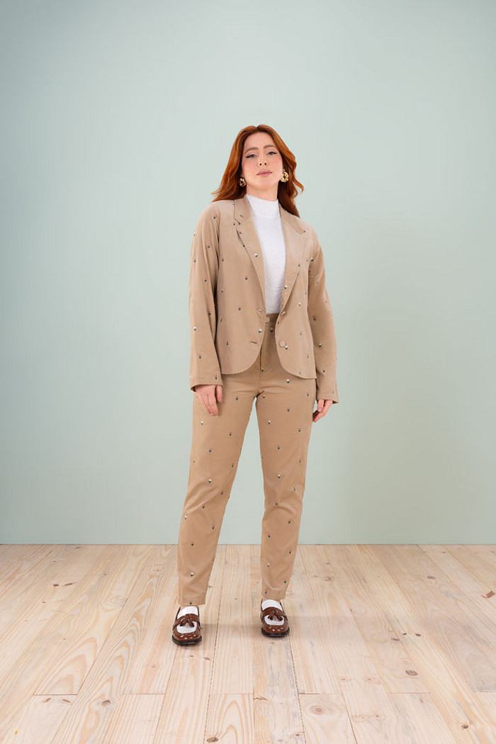 Blazer em veludo cotelê bordado