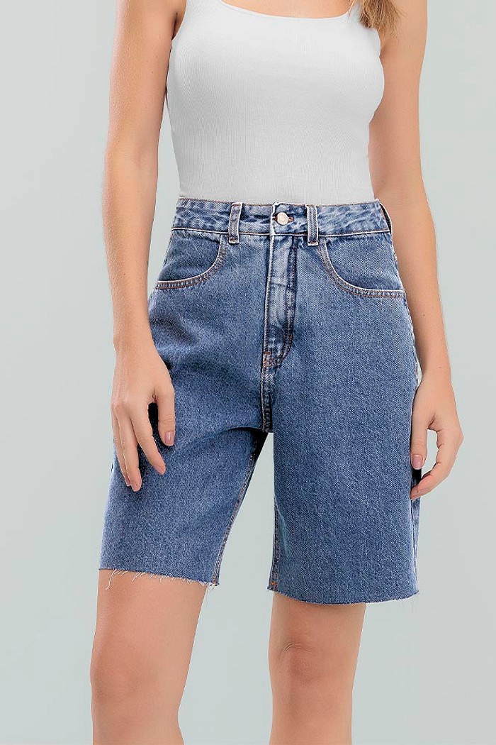 Bermuda jorts mom com bolso em jeans