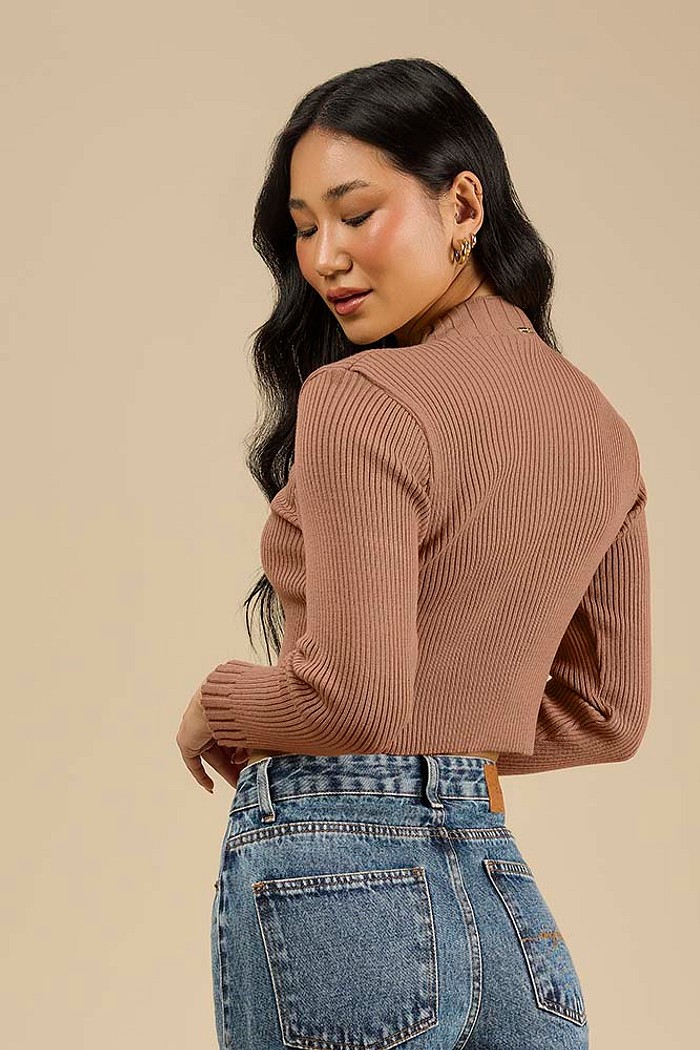 Blusa curta manga longa em tricot