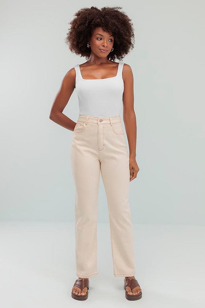 Calça mom marfim denim