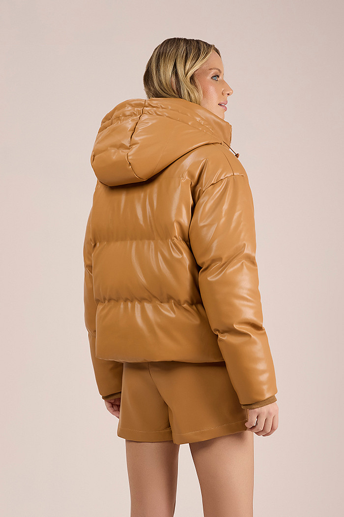Jaqueta puffer em PU com forro e enchimento