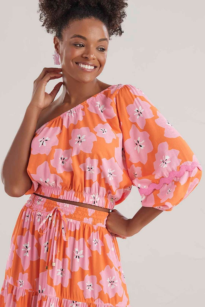 Blusa ombro só em viscose estampada