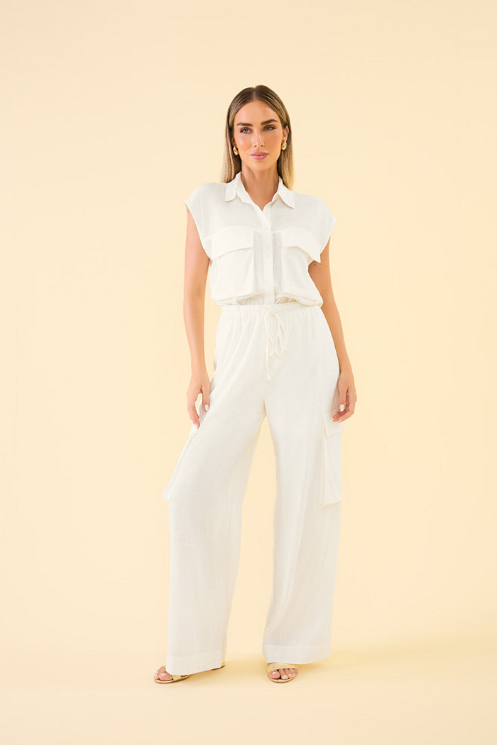 Calça com bolso em tricoline slub com forro