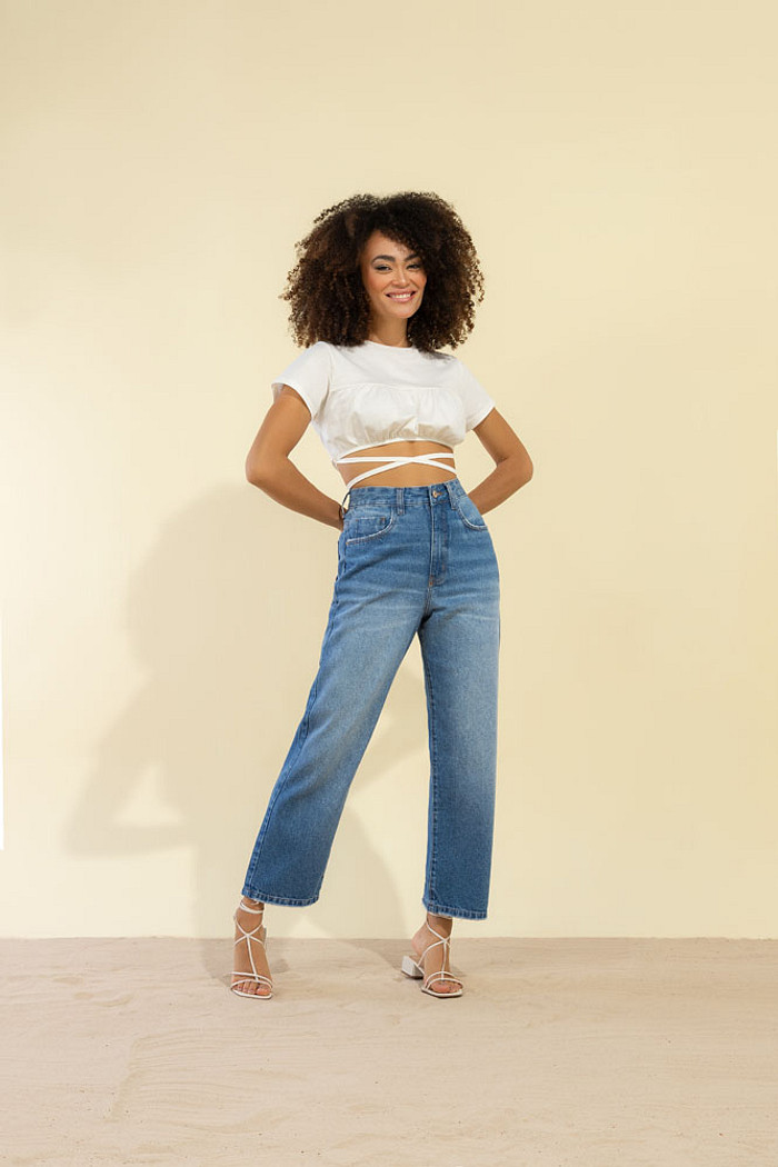 Calça reta em jeans