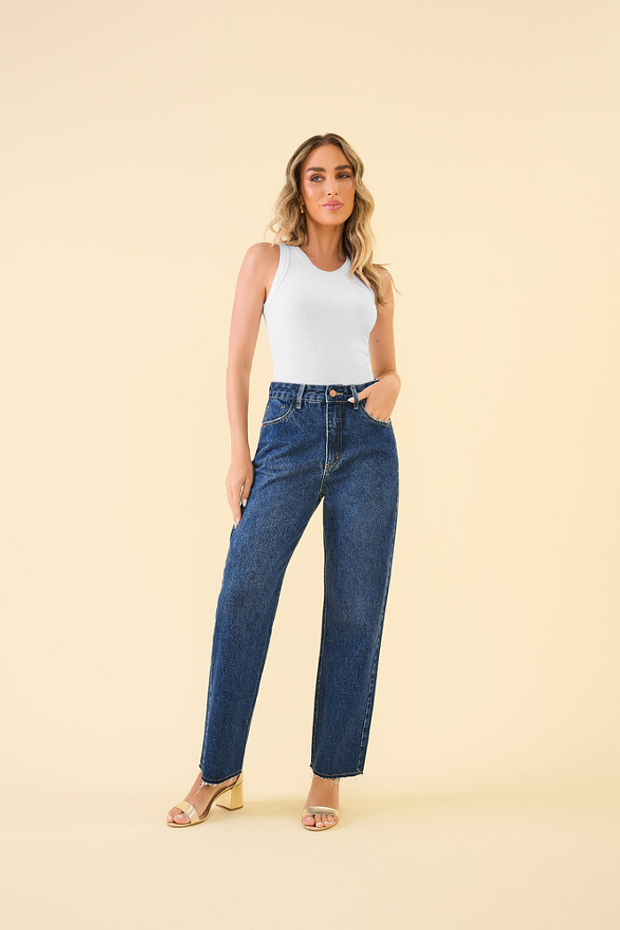 Calça reta em jeans
