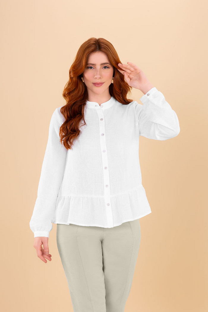 Camisa com babado em tecido gaze