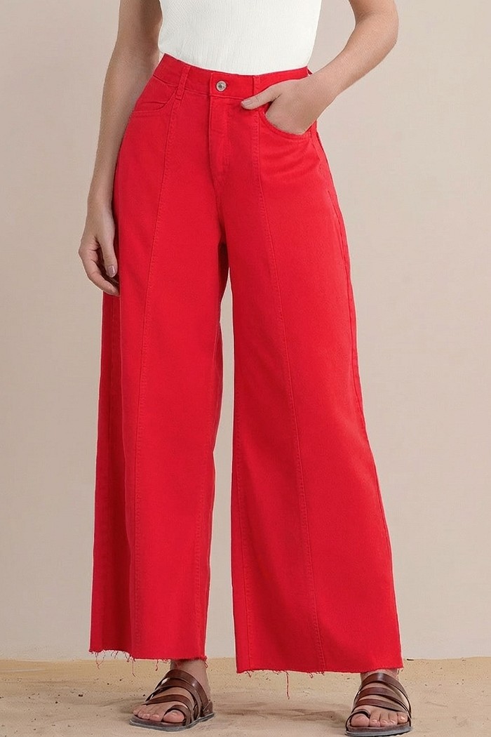 Calça wide leg sarja com bolso e bordado traseiro