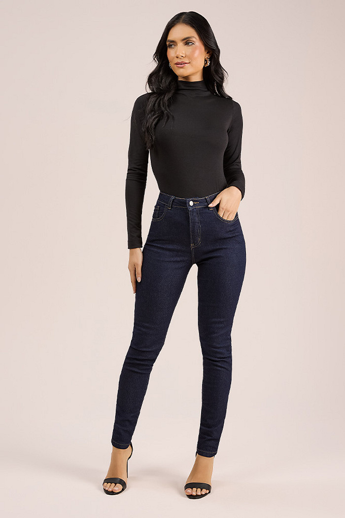 Calça skinny básica em jeans