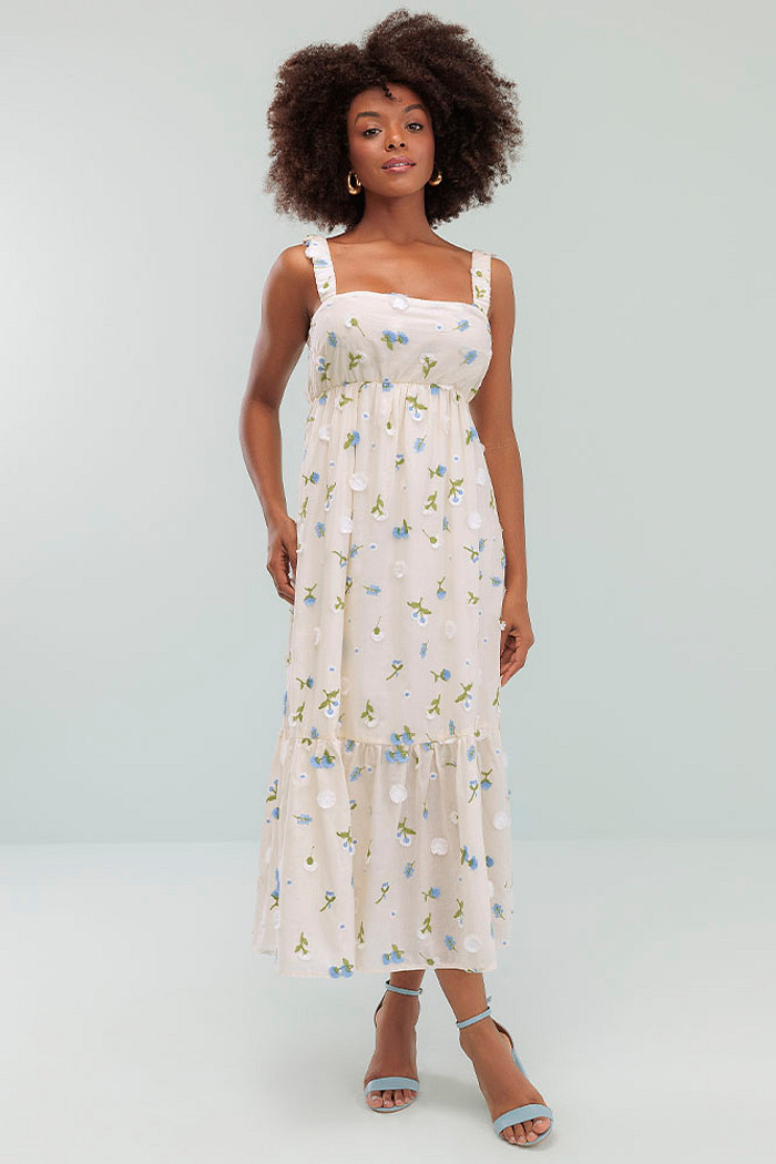 Vestido midi em tecido bordado com amarração nas costas