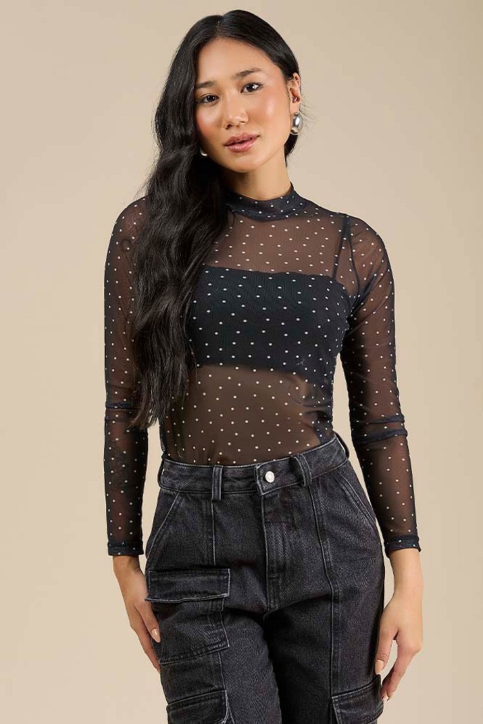 Blusa manga longa em tule