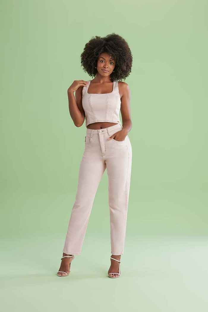 Top cropped em sarja